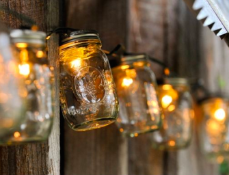 Recyclez vos bocaux pour en faire de jolis luminaires