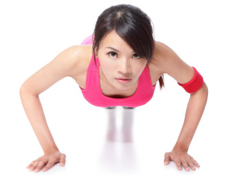 Se muscler les bras sans matériel