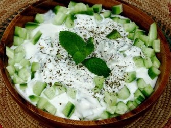 Les lamelles de concombre au yaourt