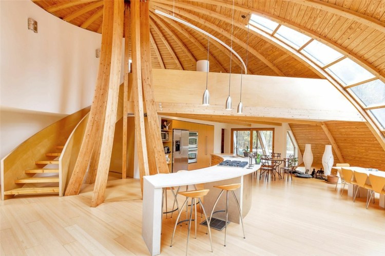 maison-en-bois-interieur-moderne - Moving Tahiti