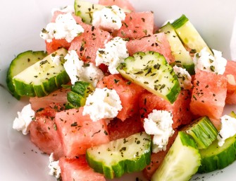 La salade de pastèque et feta à la menthe séchée