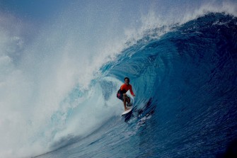 Ariihoe Tefaafana, un jeune surfeur tahitien qui a de l’avenir