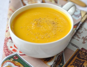 Velouté de carottes, gingembre, lait de coco et lentilles corail