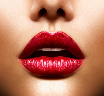 Comment faire tenir son rouge à lèvres ?