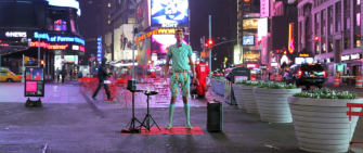 Stromae interprète « Papaoutai » dans les rues de New-York