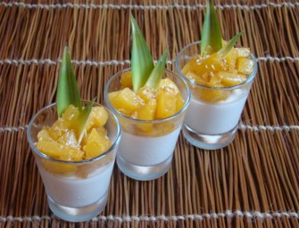 La panna cotta coco citron et ananas caramélisé