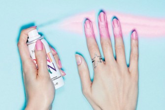 Nails Inc lance un vernis à ongles en spray