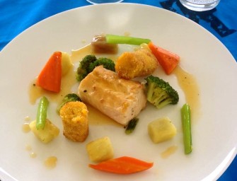 Mahi Mahi et sa sauce pamplemousse, accompagné de ses légumes du Fenua