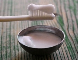 L’huile de coco bio est un dentifrice naturel