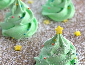 Des petits sapins meringués pour Noël