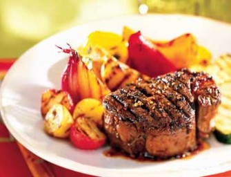 Filet de bœuf mariné au vin rouge, sauce à l’orange