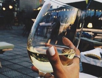 Lendemain de fête : Comment se remettre d&rsquo;une soirée un peu trop arrosée ?