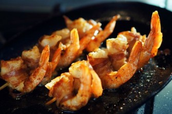 Brochettes de crevettes aux épices