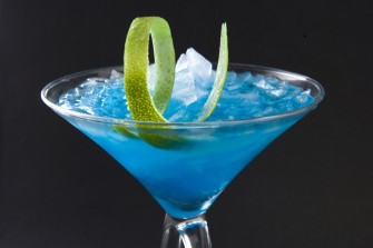 Cocktail Blue Lagoon : Curaçao, vodka, citron