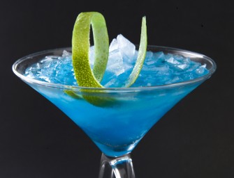 Cocktail Blue Lagoon : Curaçao, vodka, citron