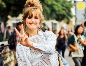 Le Bun Dropping, la nouvelle tendance capilaire partout sur Instagram