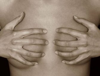 10 excercices pour garder une belle poitrine