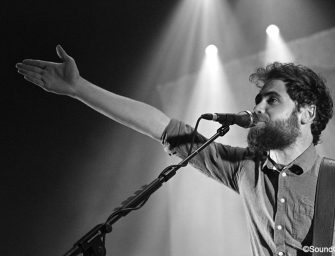 Passenger reprend « Love will tear us apart » de Joy Division
