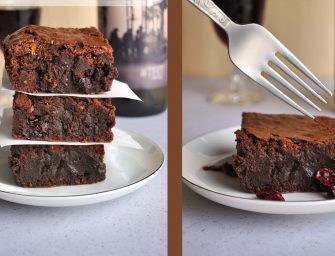 Un brownie au vin rouge et au chocolat