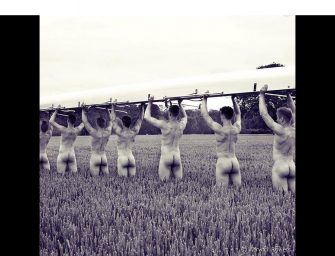 Des rameurs posent nus pour lutter contre l&rsquo;homophobie dans le sport