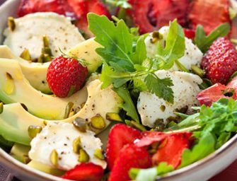 Salade de fraises et avocat au chèvre