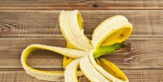 Connaissez-vous les étonnantes propriétés de la peau de banane ?