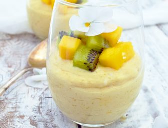 Une mousse à la mangue, au coco et au mascarpone