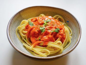 Les pâtes à la sauce coco, tomate, gingembre par Le Chameau Bleu