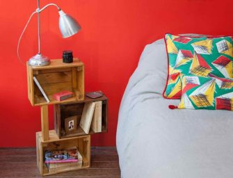 DIY : Réalisez une table de nuit avec des caisses en bois