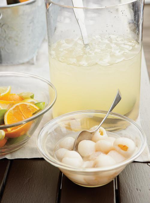 Cocktail de limonade, litchis et coco