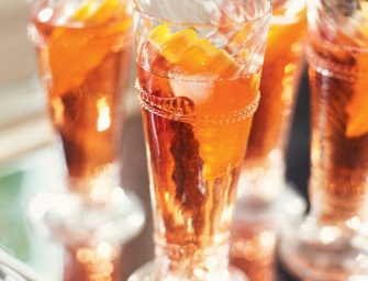 Cocktail au Martini blanc, à l’orange et à la cannelle