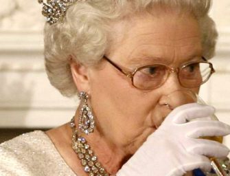Découvrez les quatre cocktails quotidiens de la reine d’Angleterre