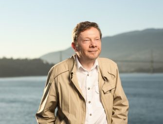 « Le pouvoir du moment présent » : Un ouvrage signé Eckhart Tollé, déjà surnommé le spécialiste du bien-être
