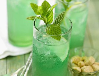 Cocktail au rhum et à la menthe