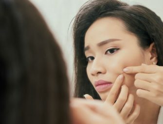 Pourquoi votre peau panique pendant vos règles et comment y faire face ?
