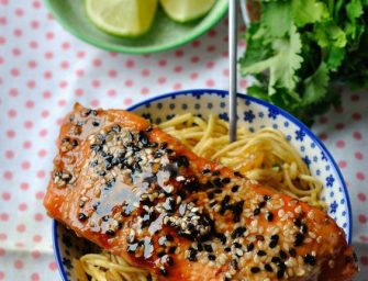 Saumon mariné au miel, soja et sésame