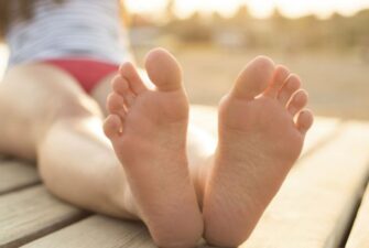 Pourquoi faut-il se masser les pieds tous les soirs avant de dormir ?