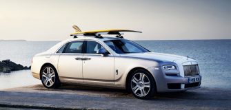 Surf : Rolls Royce créé une voiture spécialement pour les surfeurs