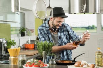 6 bonnes raisons de choisir un homme qui cuisine bien !