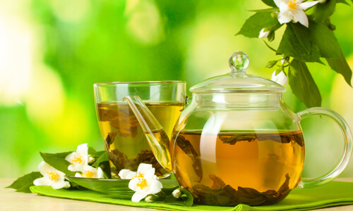 Comment le thé vert peut aider à perdre du poids