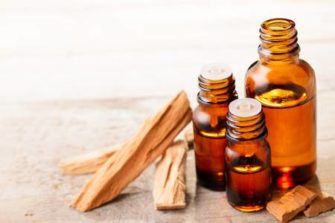 L’huile essentielle de bois de santal est bénéfique pour la santé physique et mentale