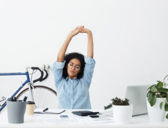 En forme au travail : 20 exercices à faire à votre bureau