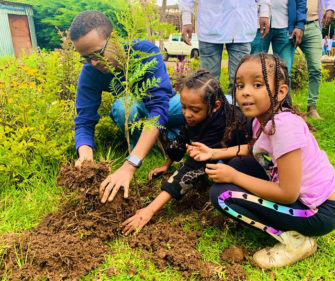 L’Éthiopie bat le record mondial en plantant 350 millions d’arbres en 12 heures