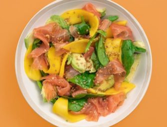 Salade de saumon, mangue et avocat