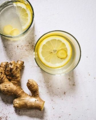 Boisson detox : eau de gingembre citronnée