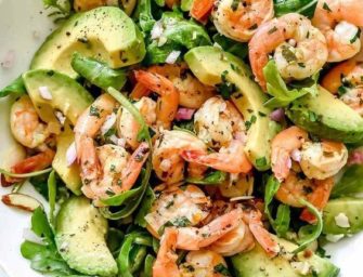 Salade aux crevettes et à l’avocat