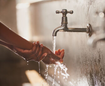 Quelle est la meilleure façon de se laver les mains ?