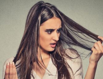 Voici pourquoi vous perdez vos cheveux et comment y remédier !