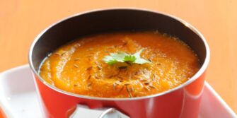 La soupe de carottes au curcuma pour une soirée torride en amoureux