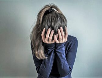 Luttez contre la chute de cheveux liée au stress !